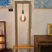 Holz Stehlampe mit Regal