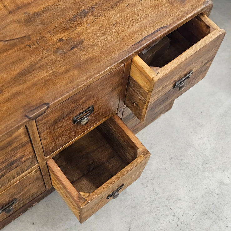 Industrial Chic Lowboard - aus wiederverwertetem Holz