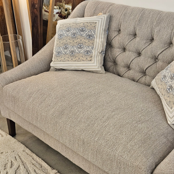London Sofa für zwei (Bouclé)